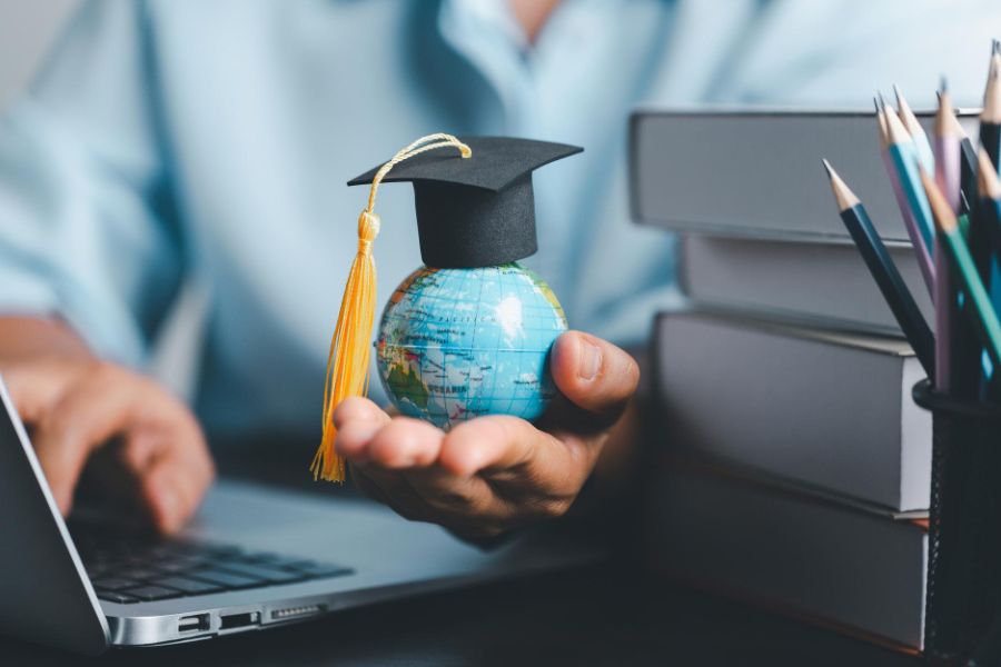 Top Online IGCSE Classes for Indonesia Students